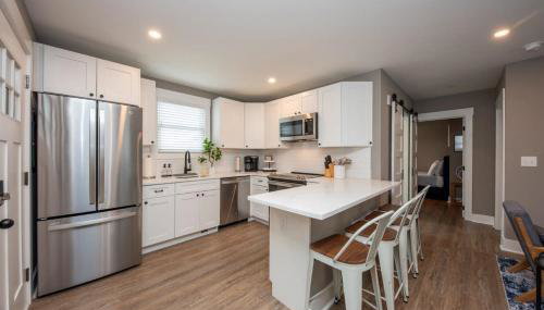 Brand New 2 bedroom close to OC Beach & Downtown - Foto 2, stove, minibar