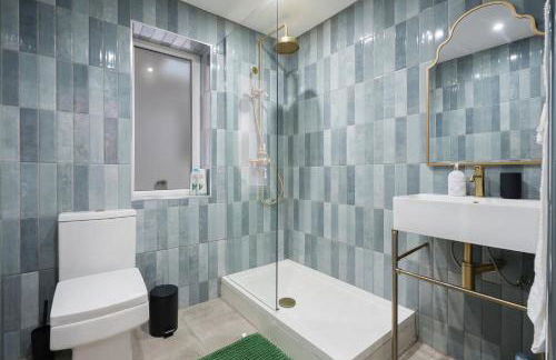 Modern 5BR Victorian Home in Liverpool - Foto 25