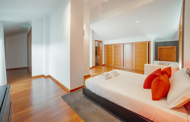 Pool Cinema Villa by Vacationy - Foto 9