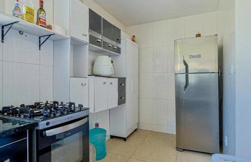 Casa Rodeada de Verde c Hidro e Churrasqueira - Foto 11