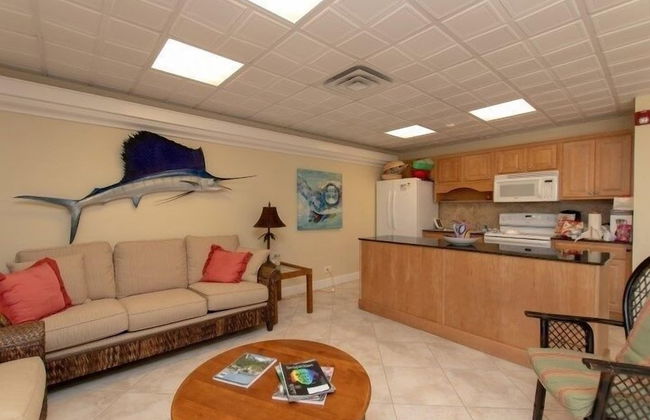 Picturesque 2 Bedroom Condo with Fabulous Ocean Views. 2 Condo by RedAwning - Foto 12