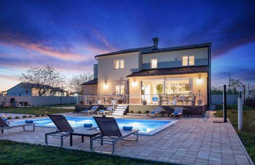 Villa Camelie near Barban for 10 people with playground for children, fitness & pet friendly - Foto 1