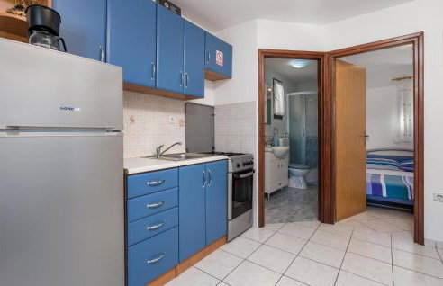 1 Bedroom Beautiful Apartment In Jablanac - Photo 17