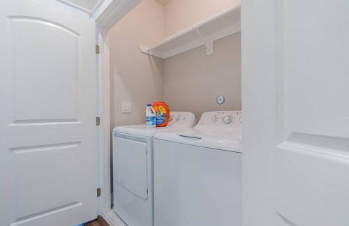 Stunning beach house just a short walk to beach - Foto 34