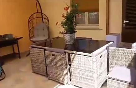 Appartamento con veranda e giardino a 75 m dal mare - Foto 12