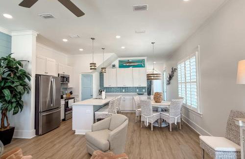 Serenity by the Sea St George Island Pool Home - Foto 13