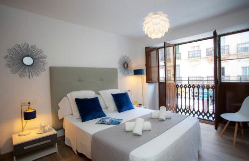 SingularStays Valencia Center - Photo 29