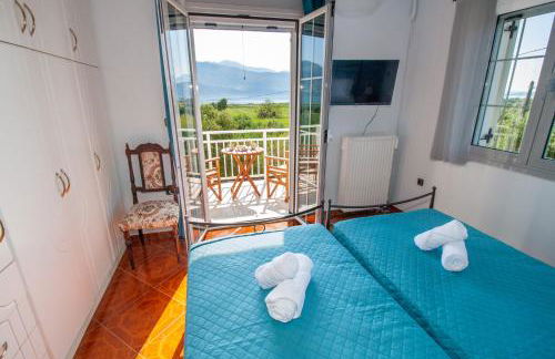 SEA & OLIVES HOUSE - Photo 10