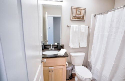 Kannapolis Elegant Townhouse - Pet Friendly - Photo 51