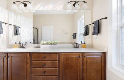 Spacious Family Getaway ~ Fire Pit~ Private Office - Foto 38