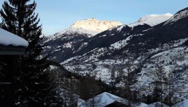 Appartement dans chalet typiquement savoyard au pied des pistes - Foto 1