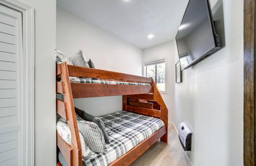 Wraparound Deck and Poker Room Cabin in Munds Park - Foto 22