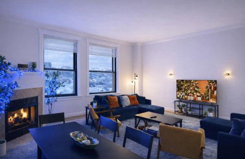 Spacious Loft with Fireplace - near CSU, Playhouse, Progressive field, R&R Hall of Fame with Gym & Sauna and Sleeps 12 - Foto 24