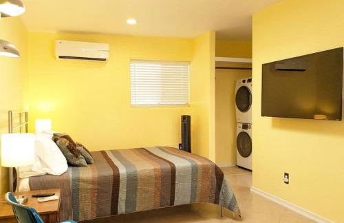 Guesthouse w/ private access and patio - Foto 14