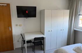 DUTTI'S HOME - Apartment A l 2 rooms l 4 Beds l TV l WIFI l Kitchen l Parking l Autobahn - Foto 7