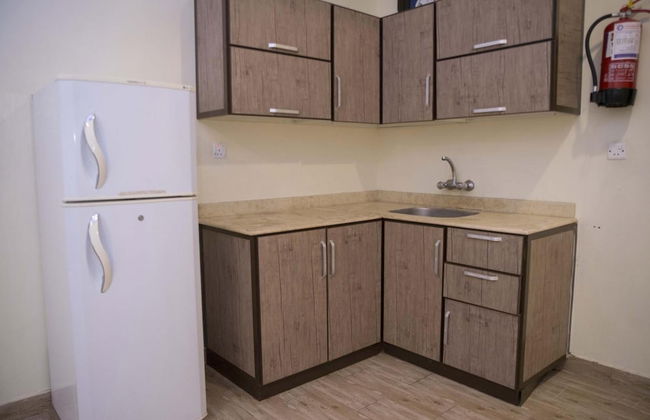 Al Eairy Furnished Apartments Qassim 4 - Photo 21