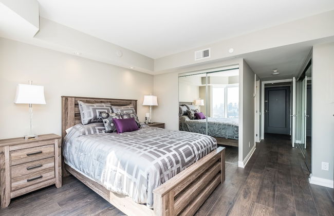 QuickStay - Premium 2bdrm in Yorkville (Yonge & Bloor) - Foto 7