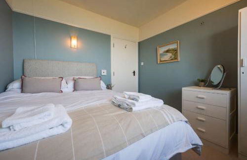 Cliff Top - Panoramic Sea Views with Spa & Hot Tub - Photo 35