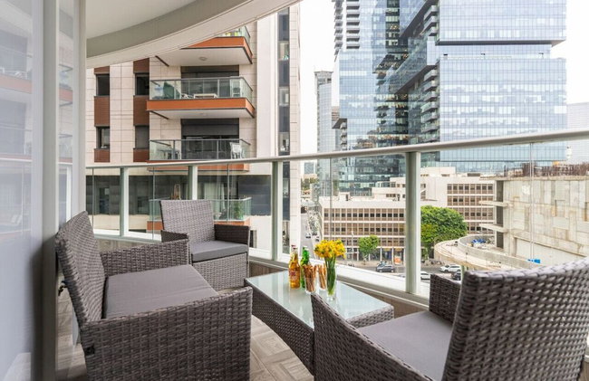 MAMAD - Sunlit Urban Escape with Balcony by Sea N Rent - Photo 36