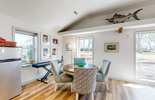 Three dog-friendly, waterfront cottages with full kitchens & private beach - Foto 43