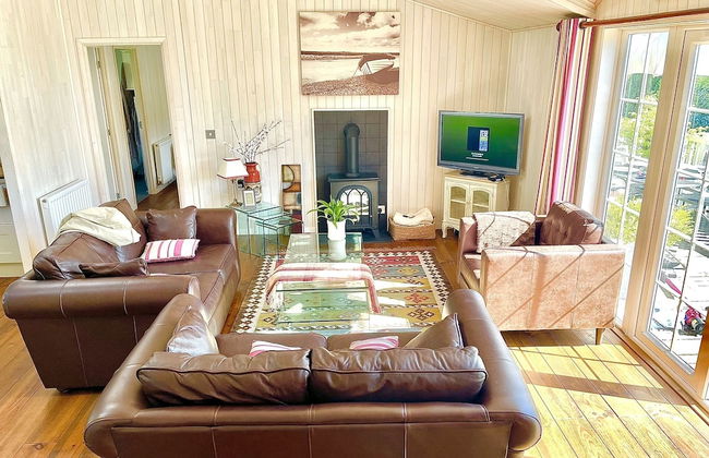 Holiday Lettings Beech Lodge - Stunning 6-bed King - Foto 23