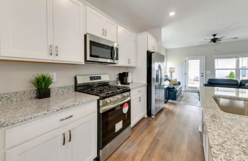 5 Mi to Auburn University Sleek Townhome with Patio - Photo 7