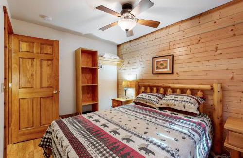 Adventure Basecamp! Three Bears Resort Retreat - Foto 17