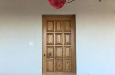 Peach Pine House - Escape Near City, Beach and Athens Airport - Foto 24