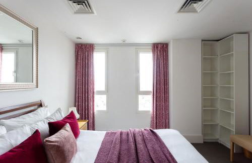 2 Bed 2 Bath Penthouse With Amazing Views with Free Parking - Foto 33