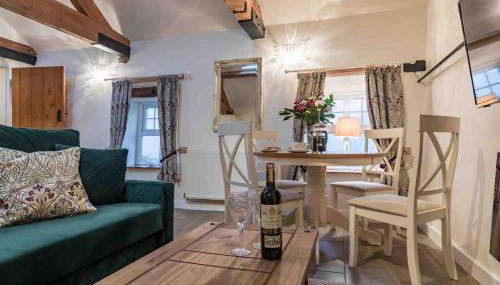 The Stables at Brambles Farm - Photo 3