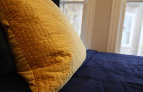 2 BR City Sanctuary - 5 Mins to Historical Salem! - Photo 29