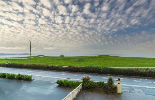 Panoramic Sea-View Family Appartment , Free Parking, Sleeps 6 , Walk to Beach, Station, & Town - Foto 43