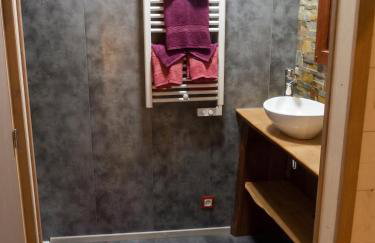 Maison spacieuse à Arrentès-de-Corcieux avec jacuzzi - Photo 4