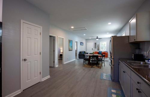 4 Min to Downtown - 11 to Elon - Washer and Dryer - Foto 14