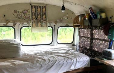 Vintage Short Bus Vacation Rental Nestled in the Forest near North Conway, New Hampshire - Foto 6
