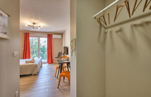 Au Céladon Parking gratuit, WIFI, Terrasse, Piscine - Foto 11