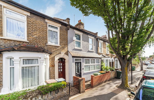 Spacious & Chic 3bed House in London - Photo 44