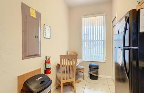 Family Getaway: 4BR Townhome by Old Town - Foto 18