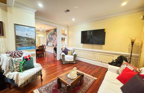 Gorgeous Beautiful House 4BR with Parking - Foto 1