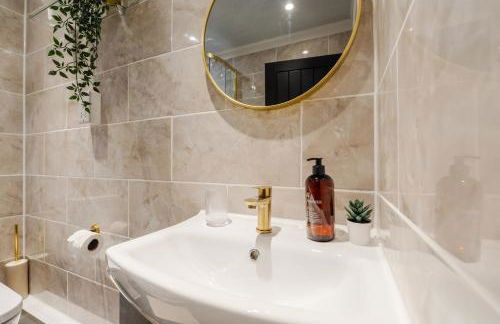 New Modern 2 Bedroom Central Apt Greater Manchester, Sleeps 5, Near Airport with Great Transport Links - Foto 31