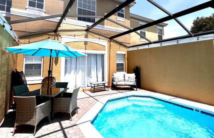 Stylish 3 bd townhouse near Disney with private pool. - Photo 5