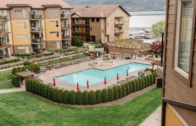 Lakefront Beachfront top Floor Condo w Pool - Photo 25