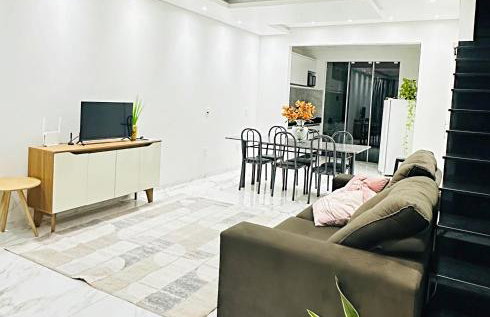 Sobrado aconchegante e espaçoso, ótima opção! - Foto 3