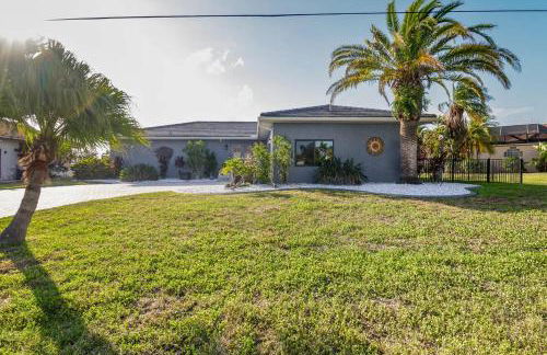 Punta Gorda Paradise 3BR with Water Views & Pool - Foto 14