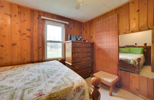 Pet Friendly Mullett Lake Cabin with Dock! - Foto 14