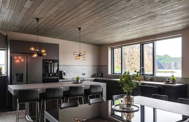 Pier Apartments - Photo 1