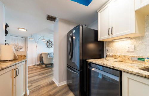 Escape 2 The Beach Daytona Beach FL 2BR 2B as seen on Youtube - Foto 19