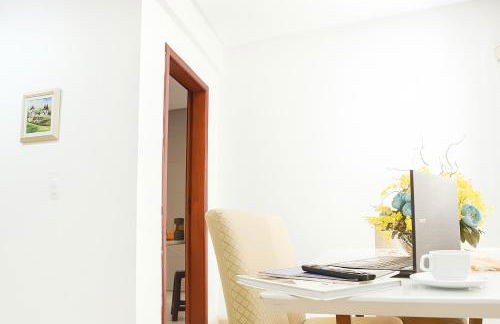 Dois quartos Cozinha completa Wi Fi Self check in com senha Central e perto de tudo a 4,4Km da Rodoviária e 15,4 km do Aeroporto Apartamentos 102 e 302 - Foto 31