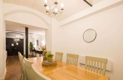 Liverpool Gem, Spacious 2BR Apt, Sleeps 8 - Photo 22