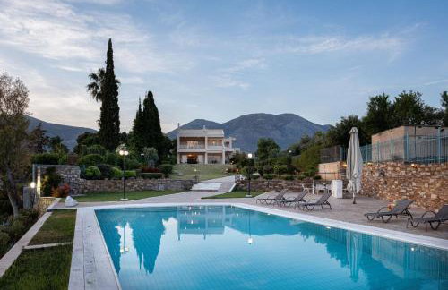 Eretria Luxurious Seafront Villa - Photo 5